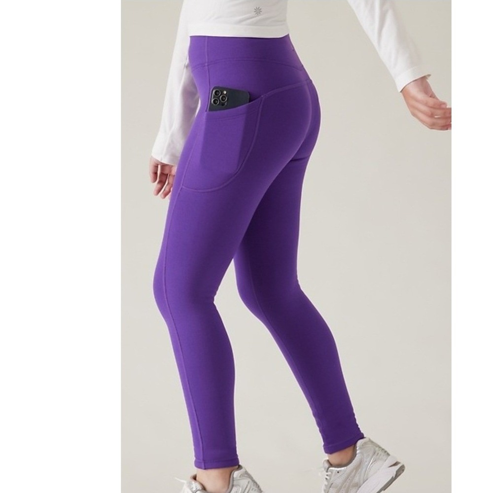 Athleta Salutation 7/8 Tight in Powervita Womens M Purple Pockets